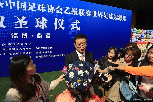 20岁法兰西天才前锋即将引爆转会市场，身价飙升至1亿欧元，豪门争抢激烈